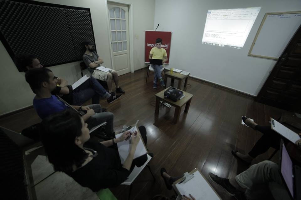 Cézar Campos ministra o minicurso "Elaboração e Formatação de Projetos Audiovisuais".